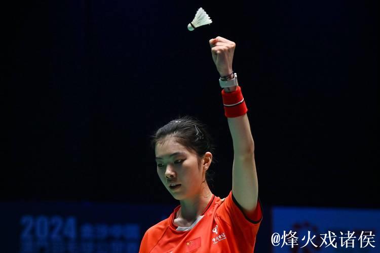 高昉洁羽毛球世锦赛首秀开门红！晋级女单32强
