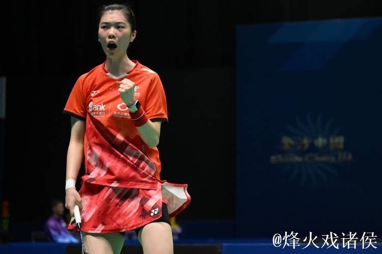 高昉洁羽毛球世锦赛首秀开门红！晋级女单32强